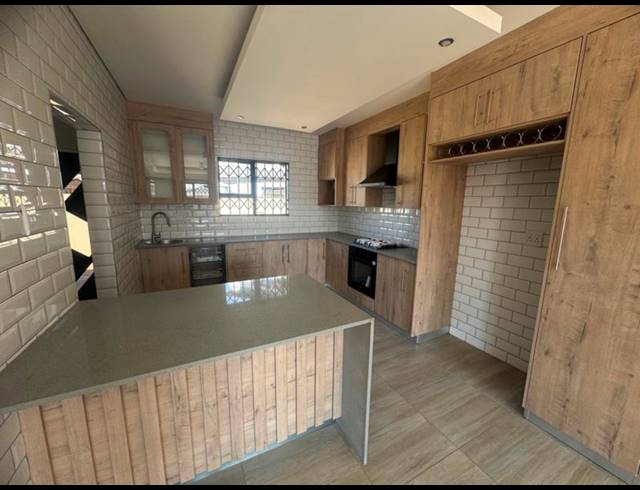 3 BEDROOM HOUSE FOR SALE IN AERORAND